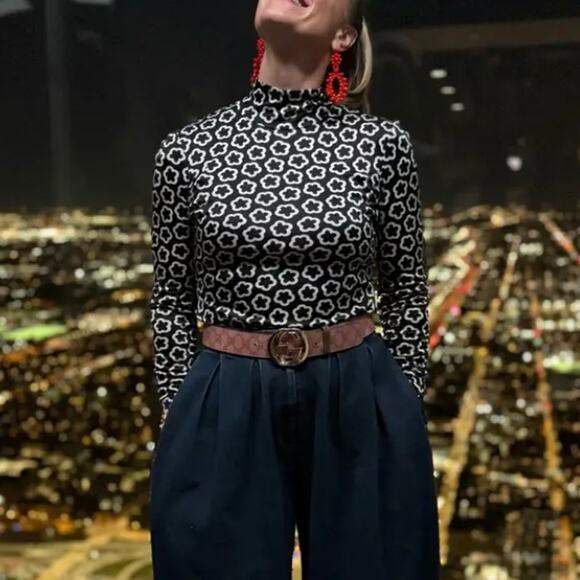 Tory Burch Black White Flower Top SIZE 8 Bodycon Long Sleeve Mockneck Silk $448 - Picture 6 of 13